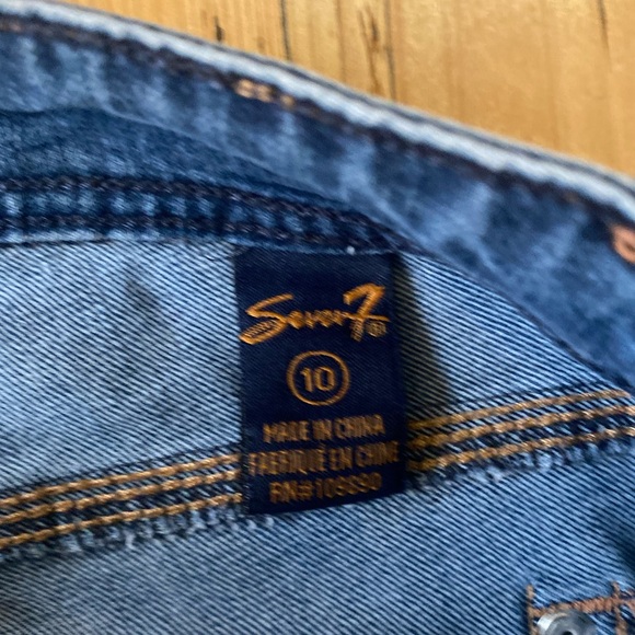 SEVEN 7 Women's Blue Bermuda Denim Thick Stitching Jorts Shorts Size 10 🎀 - Picture 3 of 8